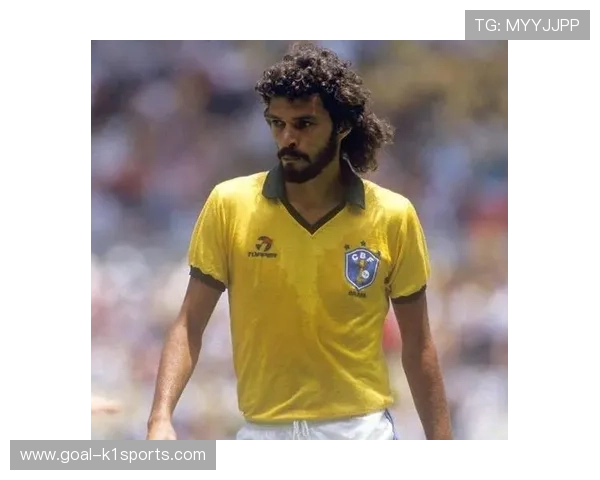 足球传奇球星排行榜揭秘：历史最伟大的十位球王与他们的辉煌时刻