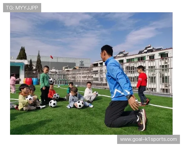 足球巨星的日常：训练、休闲与家庭时光的一天全记录